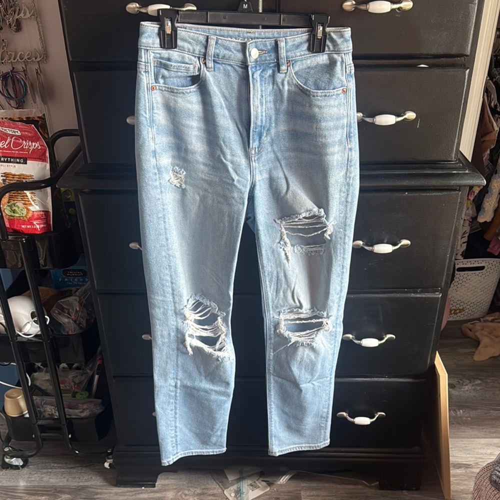 American Eagle Outfitters Mom Jeans